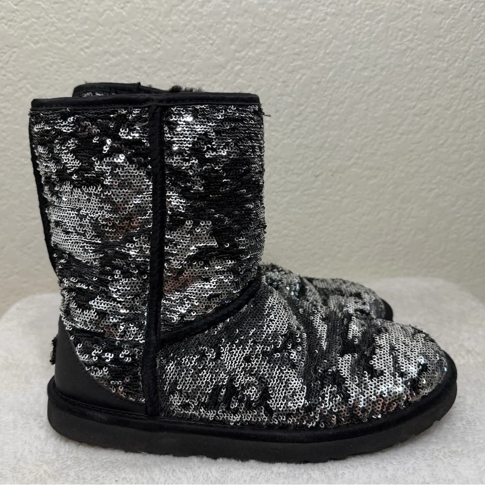 UGG other silver no